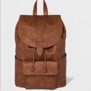 Universal thread back pack. EUC